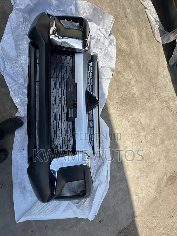 L200 2018 -2021 Front Bumper Complete · Photo 1