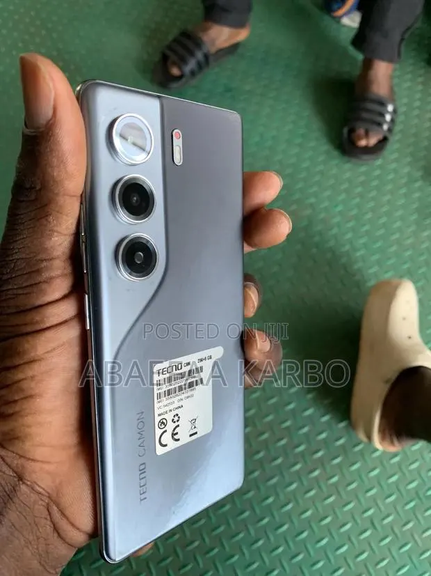 Tecno Camon 40 128 GB Gray · Photo 1