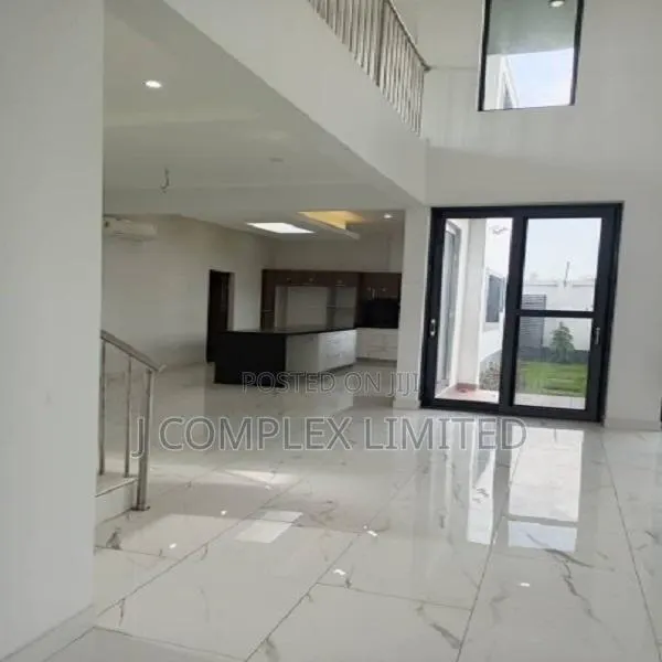 4bdrm House in Coffee Shop Area for sale · Photo 1