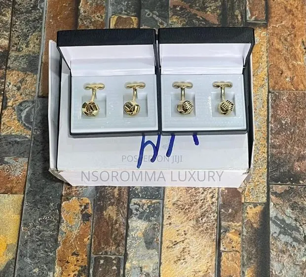 Tie the Knot Cufflink for Men · Photo 1