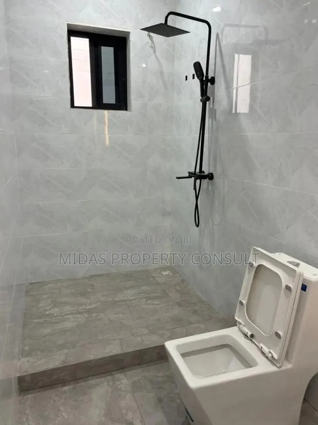 3bdrm House in New Legon, Lake Side Estate for sale · Photo 5