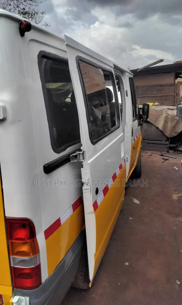 Ford Transit 2008 White · Photo 1