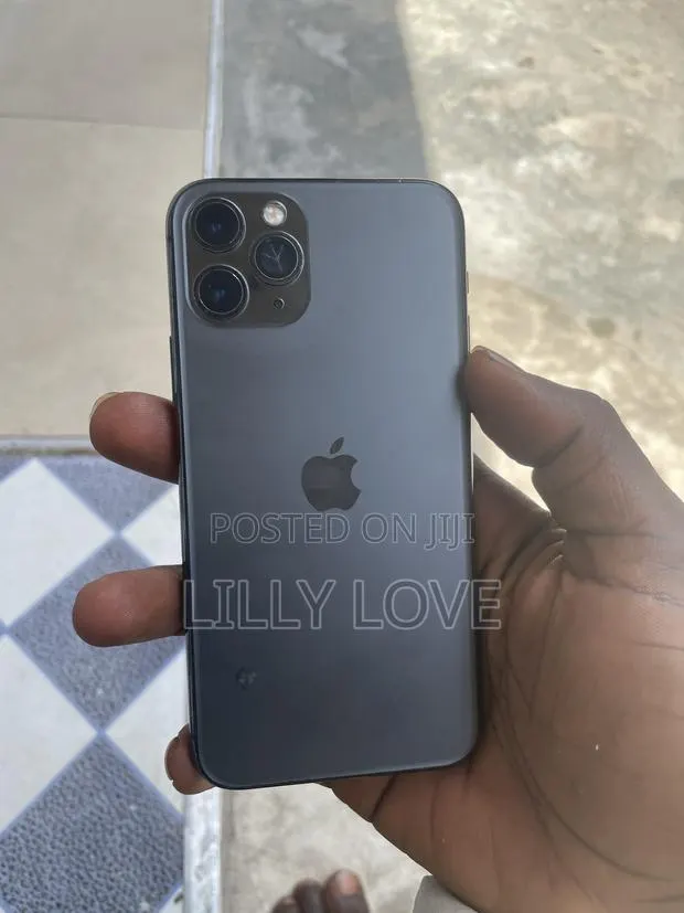 Apple iPhone 11 Pro 64 GB Black · Photo 1