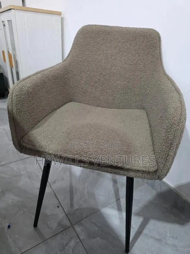 Multi Purpose Accent Chair · Photo 1