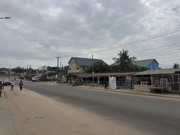 Main Roadside Land for Sale at Taifa Junction (160/130sqft) · Photo 1