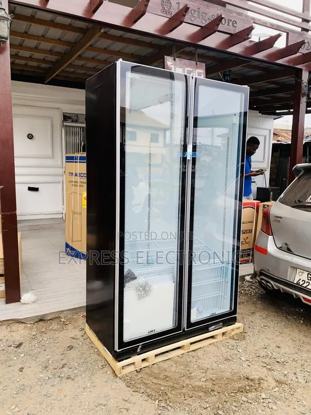 Affordable Pearl PVC-801-27AA 690L Doubledoor Glass Display Beverage · Photo 1