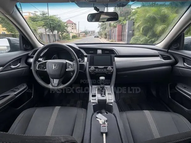Honda Civic LX 4dr Sedan (2.0L 4cyl) 2016 Gray · Photo 1