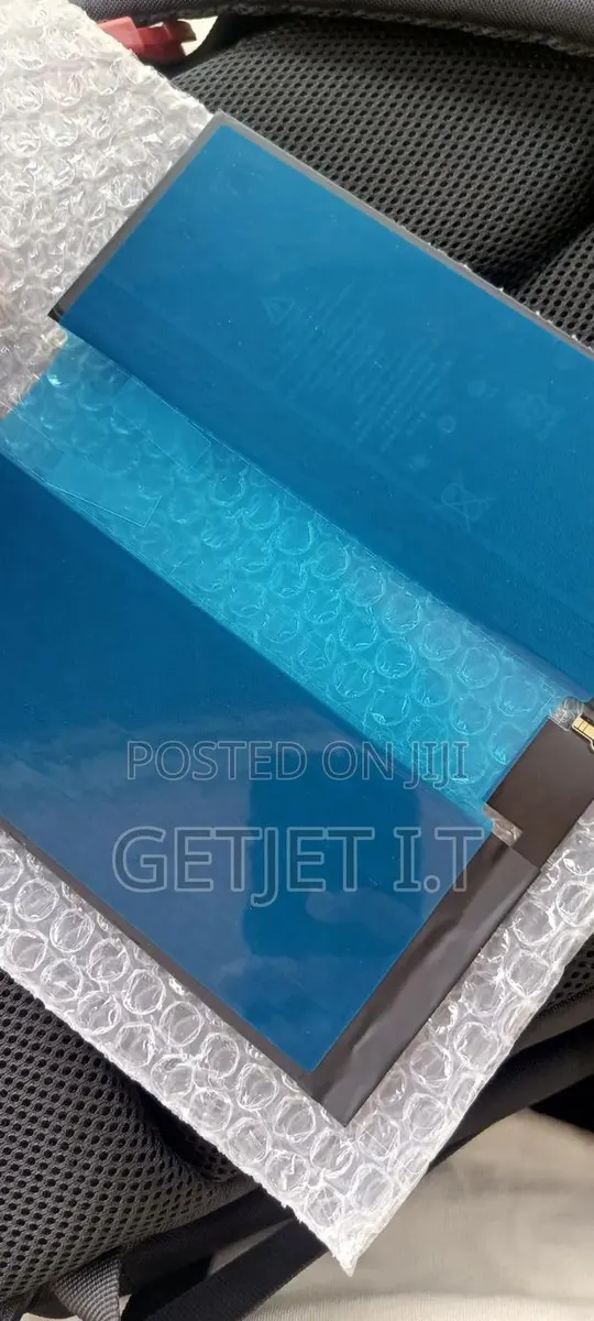 iPad Pro, M1 M2 M4 and M5 Battery Available · Photo 1