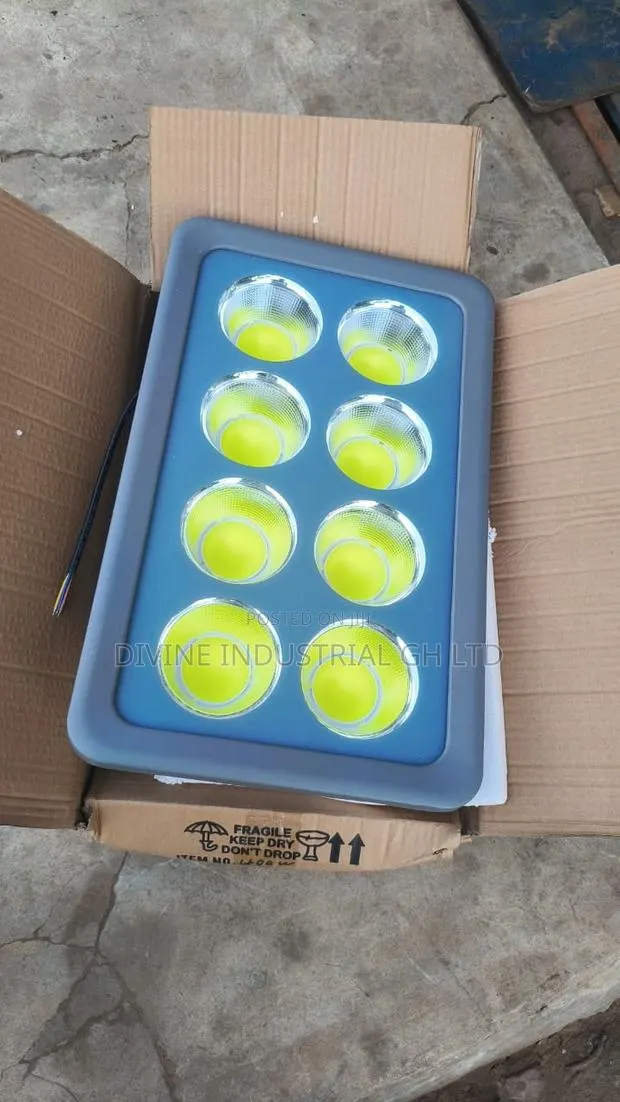 400w Flood Light · Photo 1