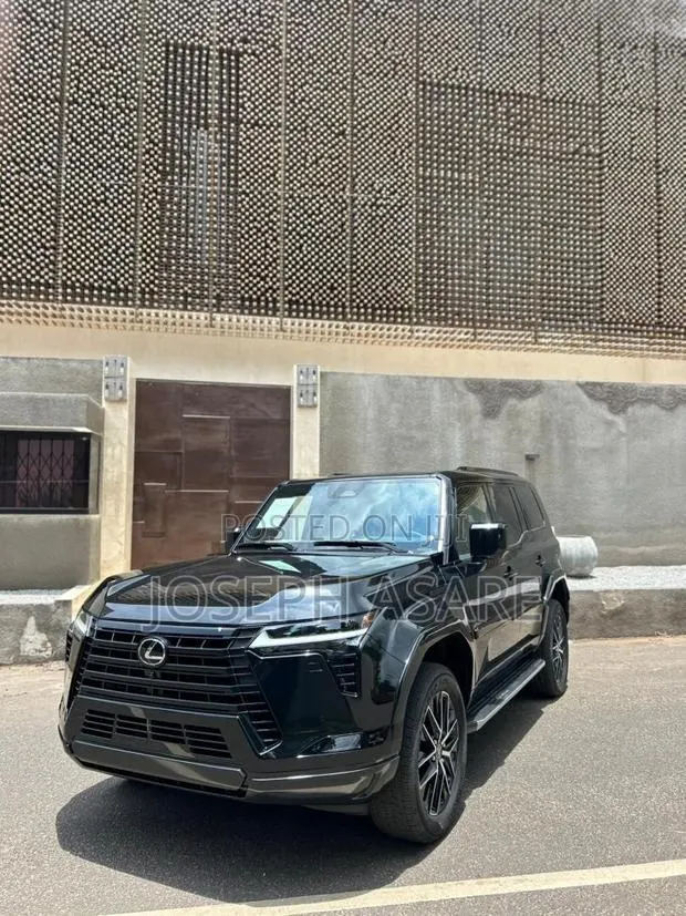 Lexus GX 2026 Black · Photo 1