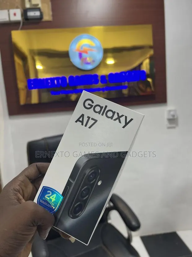 New Samsung Galaxy A17 128 GB Black · Photo 1