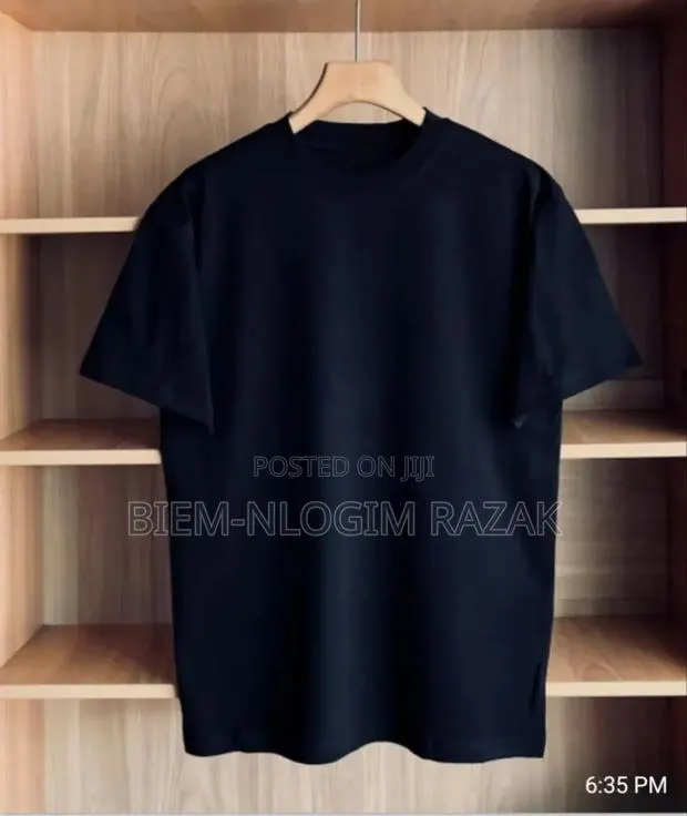 High Quality Plain Tshirt Available in Stock · Photo 1