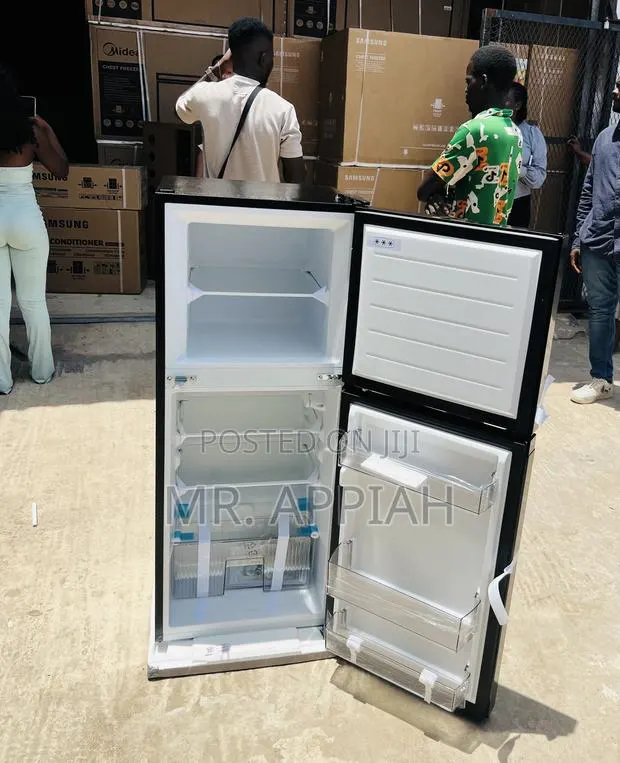 Energy Efficient Midea Mdrt187 127l Top Mount Freezer Fridge · Photo 1