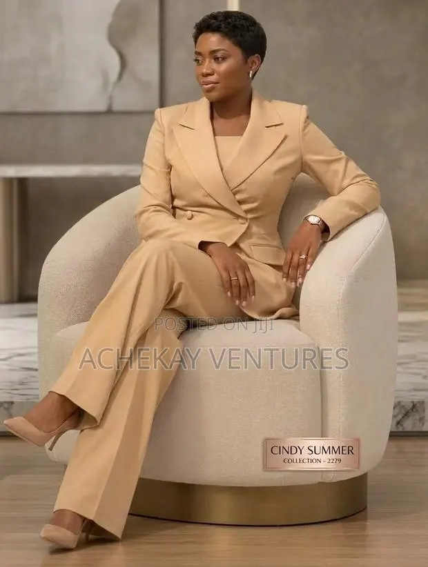 Luxury Ladies Suits Designed Jam Suits. · Photo 1