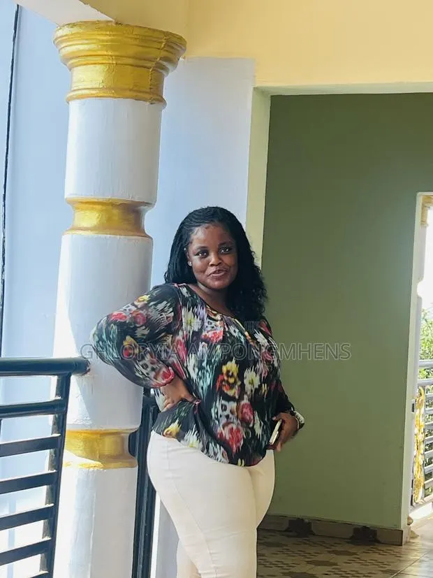 Floral Chiffon Top Size 16 - 50gh - Office/Church Wear · Photo 1