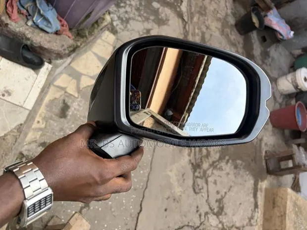 Honda CRV OEM Side Mirror 2023-2026 · Photo 1