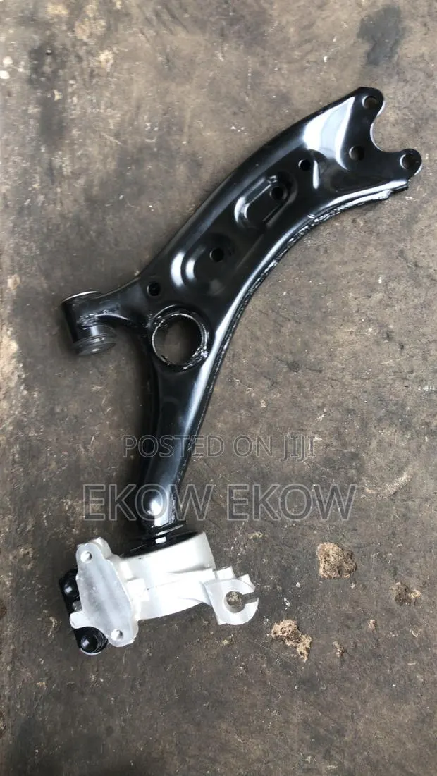 Honda CRV Front Control Lower Arm · Photo 1