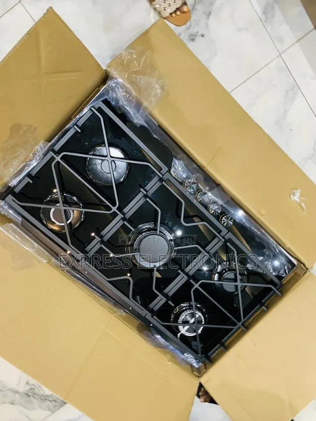 Ultra Sleek Built in Kenwood 5burner. Gas. Cooker · Photo 1