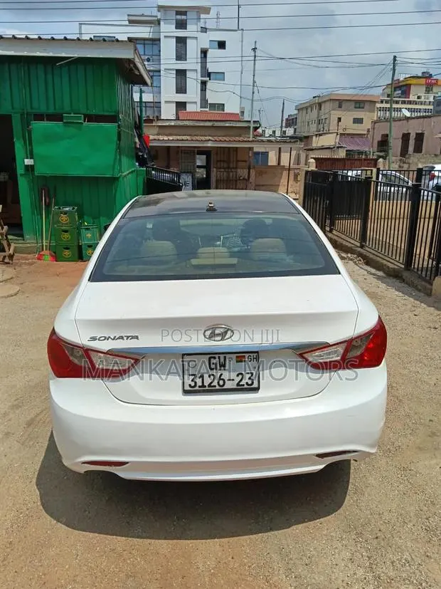 Hyundai Sonata 2012 White · Photo 1