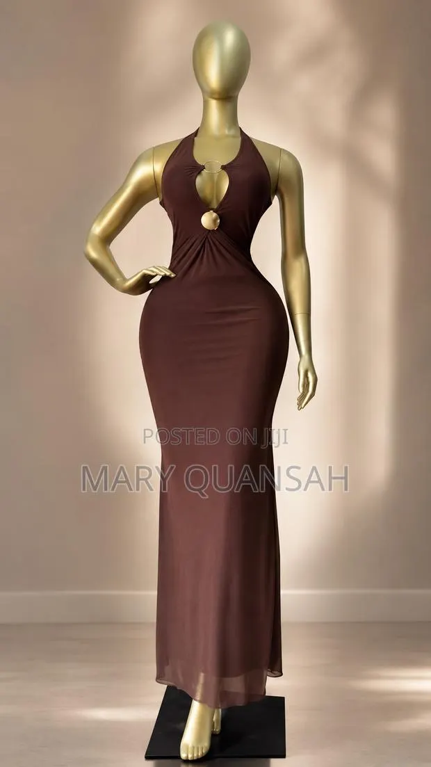 Straight Dress · Photo 1