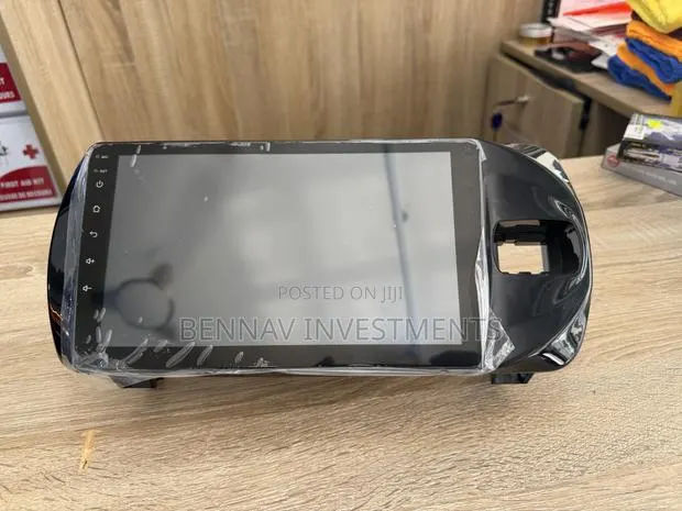 Android CarPlay System for Toyota Vitz 2015 to 2019 · Photo 1