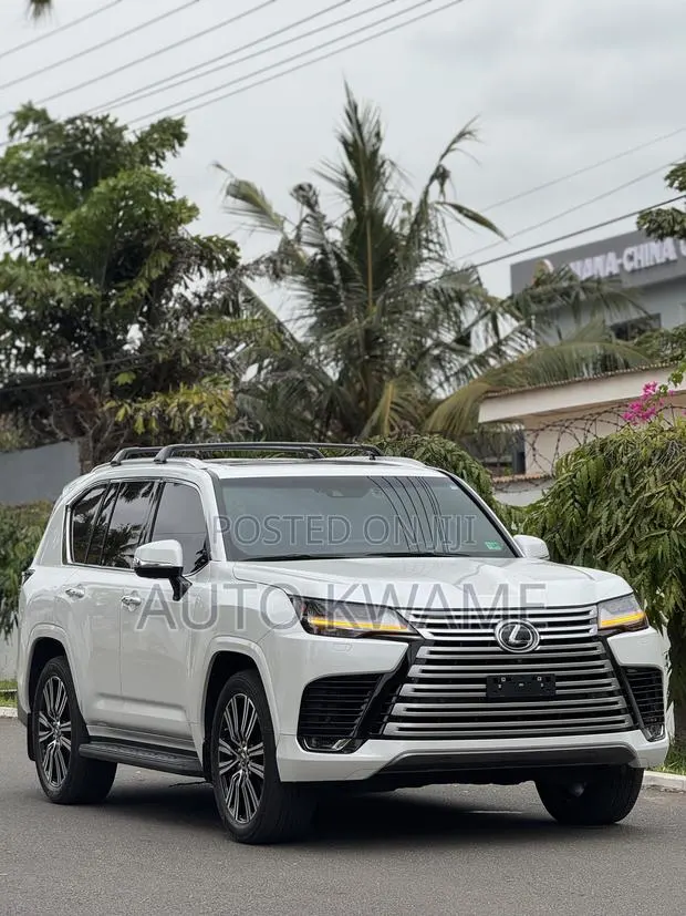 Lexus LX 600 2023 White · Photo 1