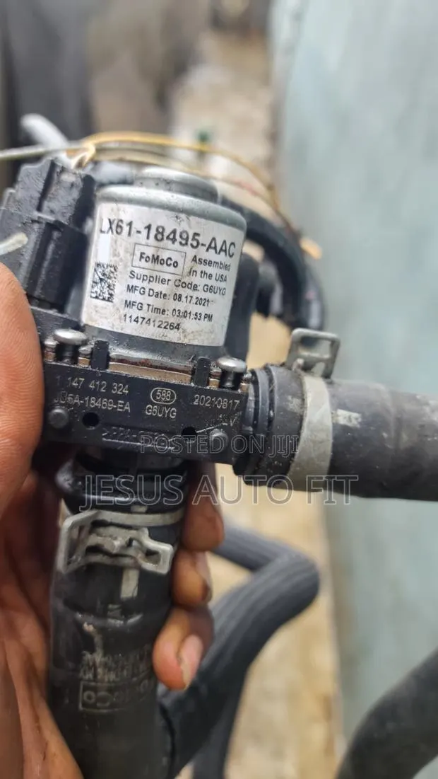 2020-2025 Ford Escape Hvac Heater Water Control Valve (Ju5a-18469-Ea) · Photo 1