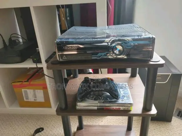 Xbox 360 Slim · Photo 1