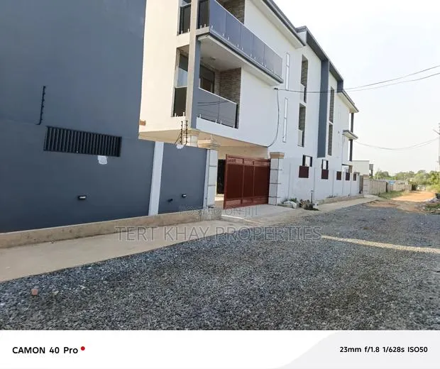 4bdrm Duplex in Bush Road, Teshie for sale · Photo 1