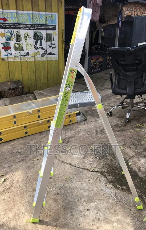 4 Steps Ladder Dyllu · Photo 1