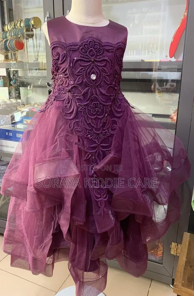 Girls Lace Ball Gown · Photo 1