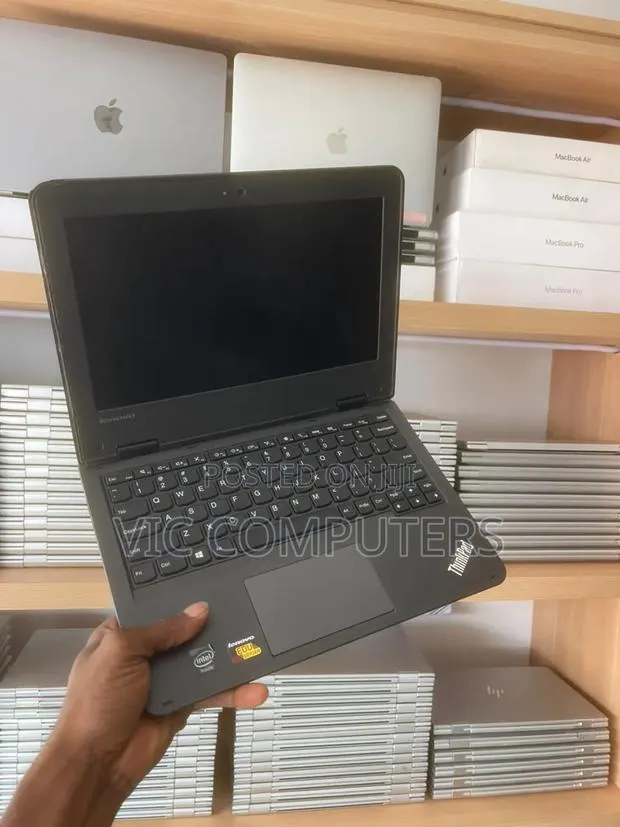 Laptop Lenovo ThinkPad 11e 4GB Intel Celeron HDD 500GB · Photo 1