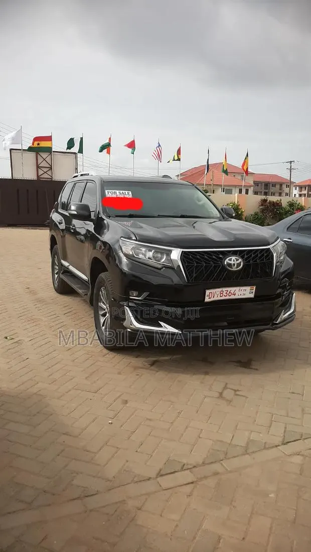 Toyota Land Cruiser Prado 2011 Black · Photo 1