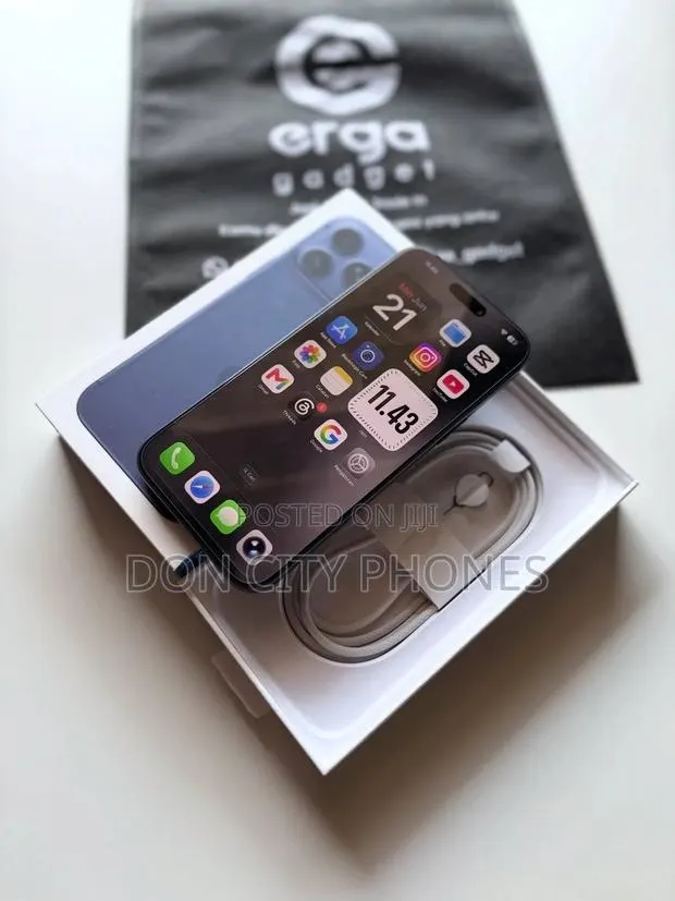Apple iPhone 17 Pro Max 256 GB Blue · Photo 1