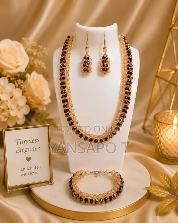 Crystal Necklace · Photo 1