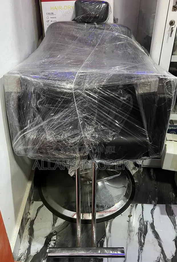 Barbering Chair · Photo 2