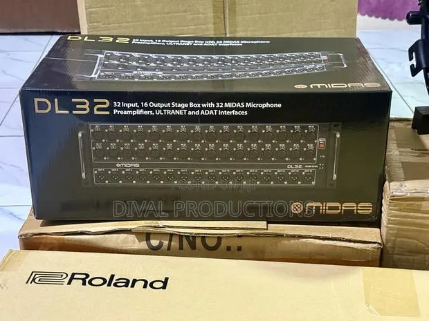 Midas DL32 Stage Box · Photo 1