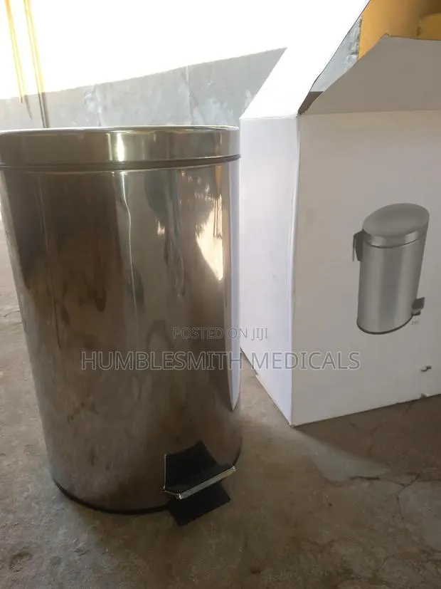 Stainless Step Bin · Photo 1