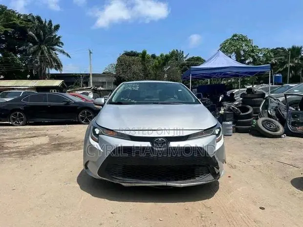Toyota Corolla L 2020 Silver · Photo 1