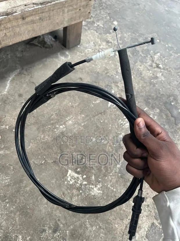 Honda Civic Boot and Petrol Cable · Photo 1