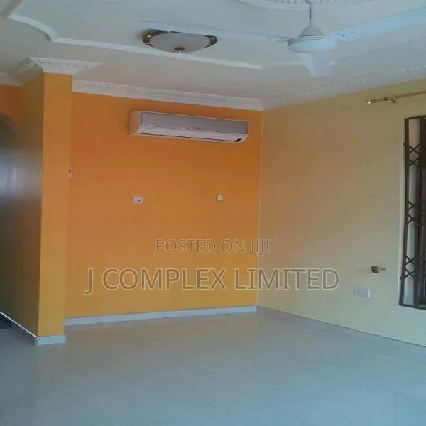 3bdrm Apartment in Coffee Shop Area for sale · Photo 1