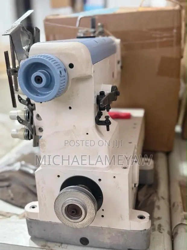 Axis Flatbed Interlock Machine · Photo 2