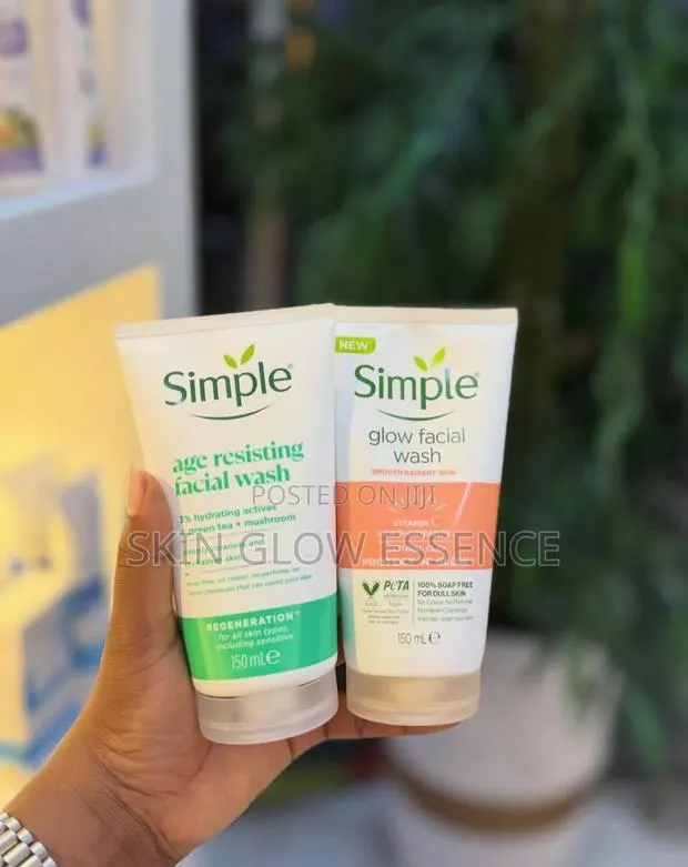 Simple Age Resisting and Glow Face Wash · Photo 1