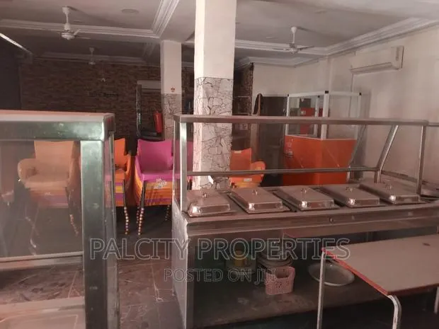 Big Restaurant Shop for Rent in Santasi · Photo 1