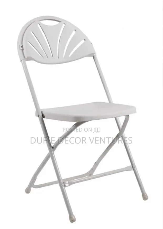 White Foldable Chair · Photo 1