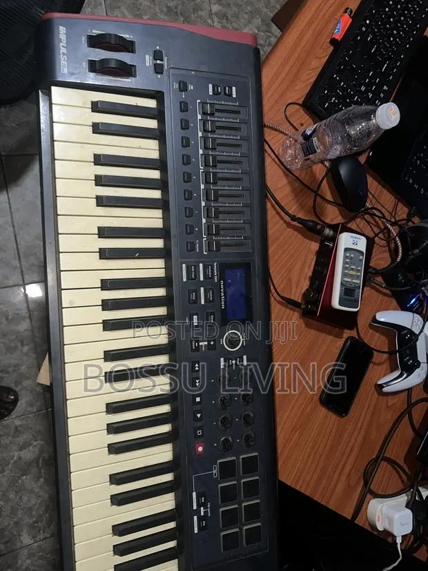 Novation Impulse Professional USB MIDI Keyboard Controller · Photo 1