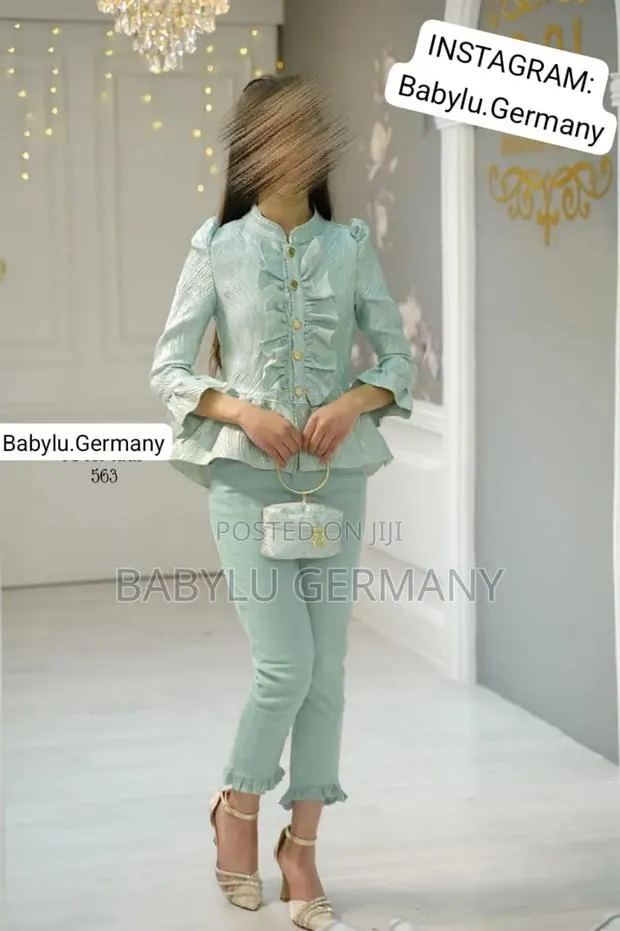 Complete Blue Girl Suit · Photo 1