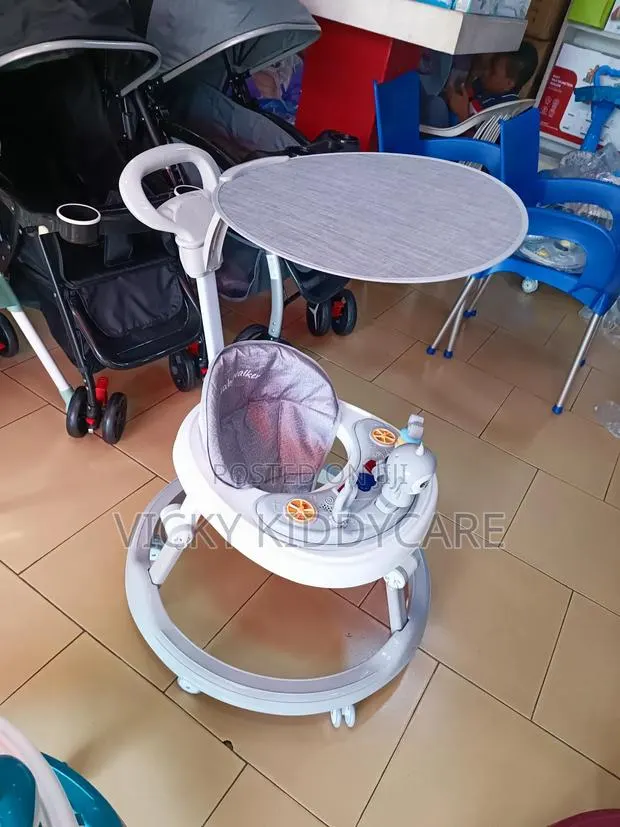 Baby Walker With Shade · Photo 2