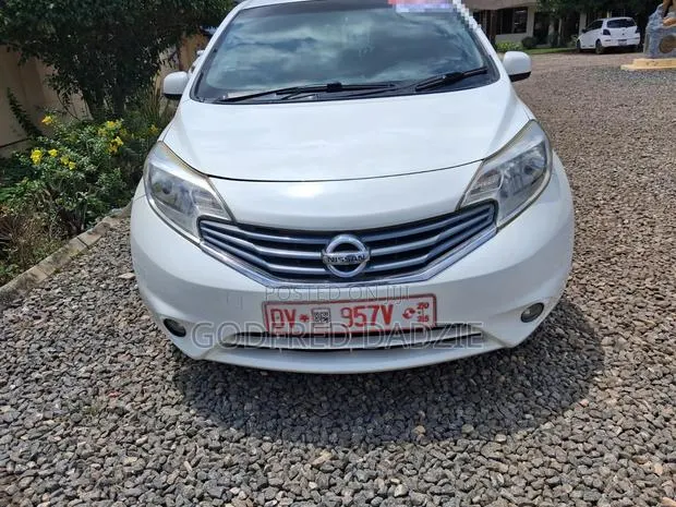 Nissan Note 2016 White · Photo 1