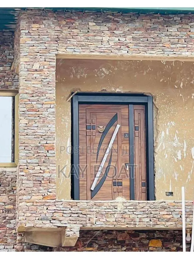 A Promising Humble Door · Photo 1